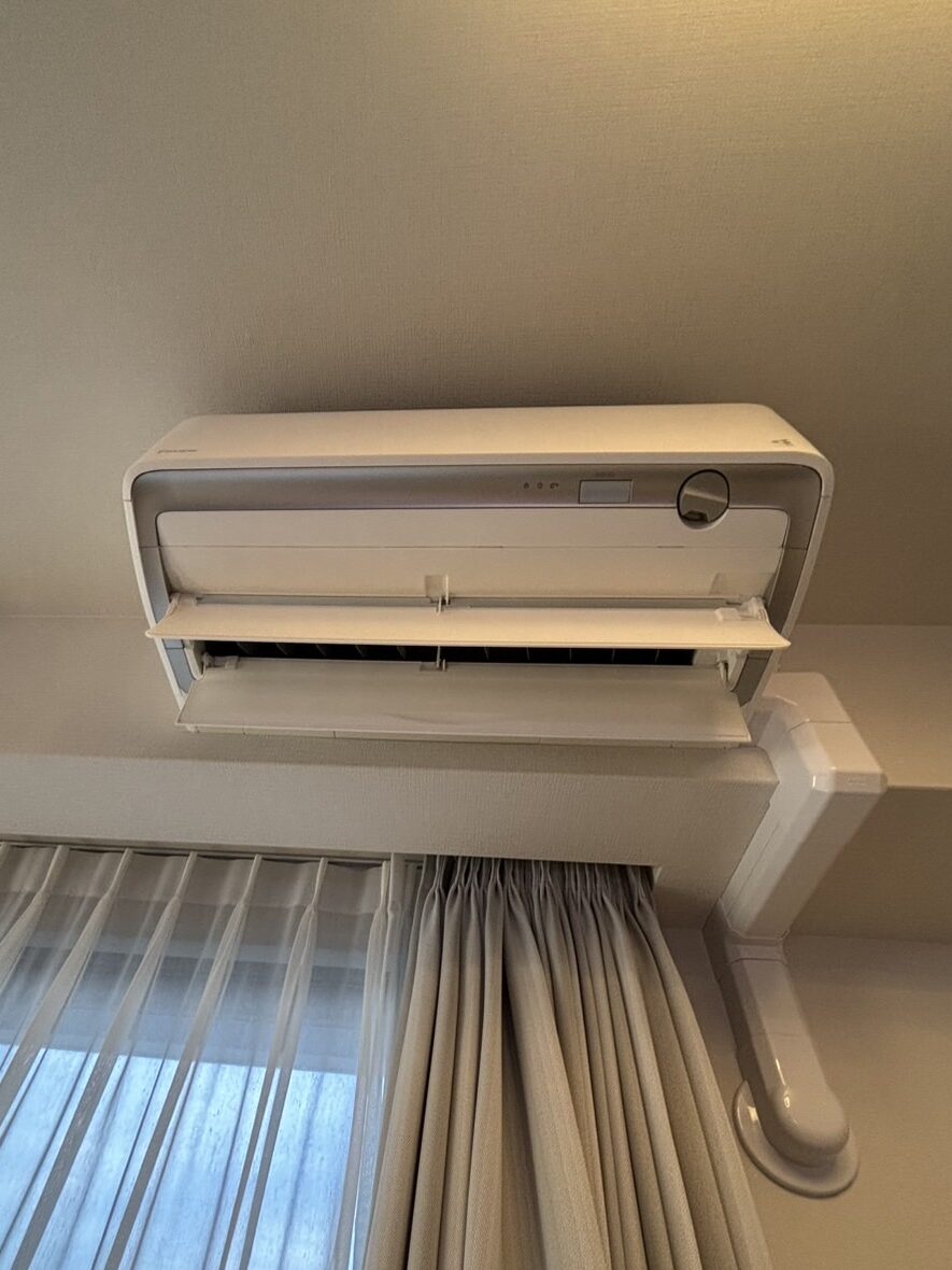 布巾が入ってしまったエアコン
外から見てもわからない